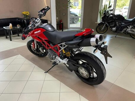 2010 Ducati Hypermotard, красный, 1000000 рублей, вид 3