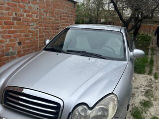 2004 Hyundai Sonata ТагАЗ IV (EF) Рестайлинг, серебристый, 450000 рублей, вид 1