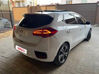 2016 Kia Ceed II Рестайлинг, белый, 1780000 рублей, вид 5