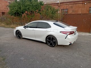 2020 Toyota Camry US Market VIII (XV70), белый, 3200000 рублей, вид 5