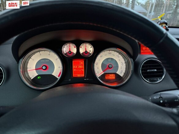 2011 Peugeot 308 I, чёрный, 690000 рублей - вид 4