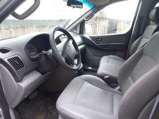 2011 Hyundai Grand Starex I, серый, 1600000 рублей, вид 4