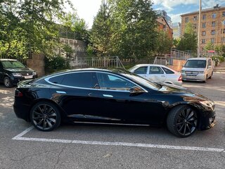 2018 Tesla Model S 75D I Рестайлинг, чёрный, 4300000 рублей, вид 5