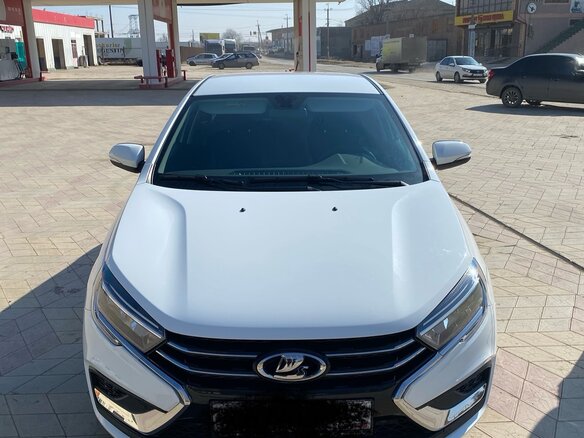 2024 Lada (ВАЗ) Vesta I Рестайлинг (NG), белый, 1440000 рублей - вид 2