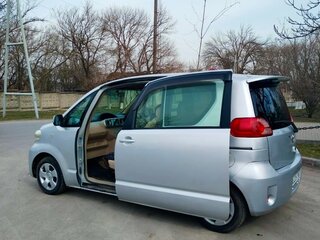 2004 Toyota Porte I, серый, 570000 рублей, вид 2