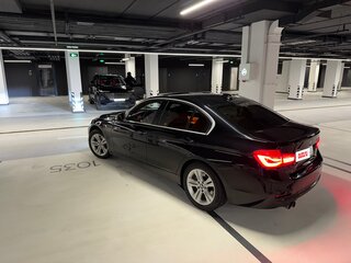 2017 BMW 3 серии 330i xDrive VI (F3x) Рестайлинг, чёрный, 2500000 рублей, вид 3