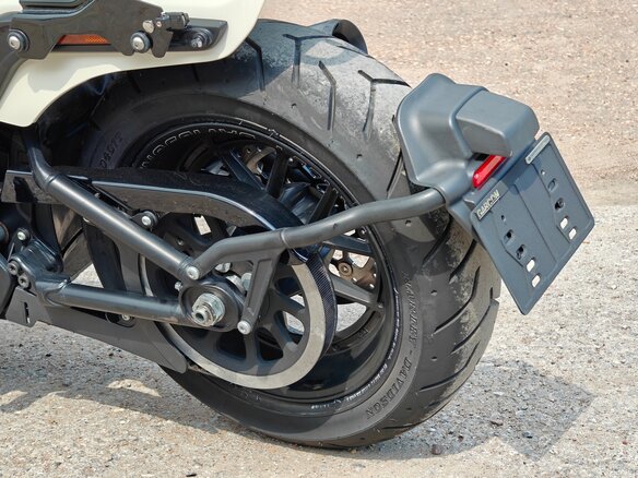 2018 Harley-Davidson Fat Bob, белый, 1800000 рублей - вид 15