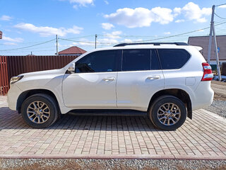 2012 Toyota Land Cruiser Prado 150 Series, белый, 3200000 рублей, вид 1