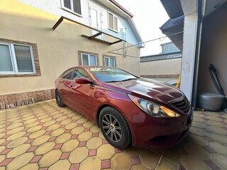 2011 Hyundai Sonata VI (YF), красный, 1300000 рублей, вид 2