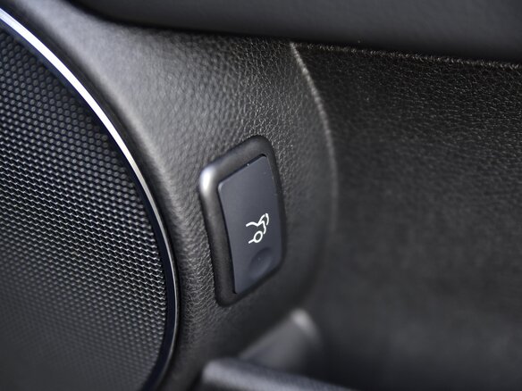 2012 Mercedes-Benz C-Класс 180 BlueEFFICIENCY III (W204) Рестайлинг, чёрный - вид 13