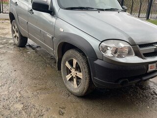 2016 Chevrolet Niva I Рестайлинг, серый, 730000 рублей, вид 4