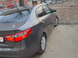 2013 Kia Rio 4-speed III, серый, 760000 рублей, вид 3