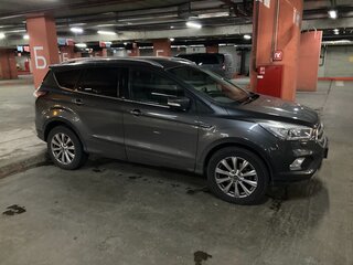 2019 Ford Kuga II Рестайлинг, серый, 1800000 рублей, вид 4