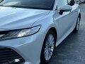 2019 Toyota Camry VIII (XV70), белый, 3700000 рублей