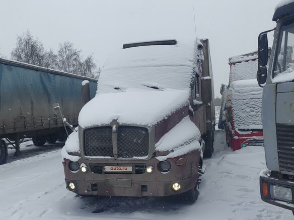 2002 Kenworth T2000, красный, 2100000 рублей - вид 5