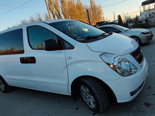 2010 Hyundai Grand Starex I, белый, 1550000 рублей, вид 2