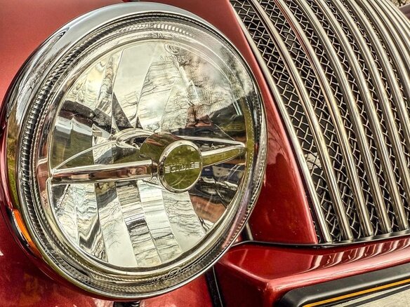 2022 Morgan Plus Six, красный - вид 12