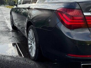 2013 BMW 7 серии Long 750Li xDrive V (F01/F02/F04) Рестайлинг, серый, 1590000 рублей, вид 4