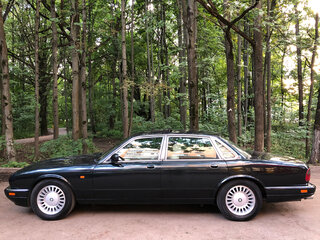 1996 Jaguar XJ Classic Sovereign II (X300), зелёный, 1700000 рублей, вид 3