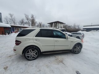 2008 Mercedes-Benz M-Класс AMG 63 AMG II (W164) Рестайлинг, белый, 1800000 рублей, вид 3