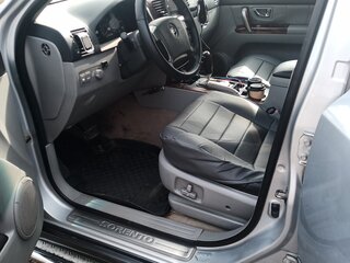 2005 Kia Sorento I, серебристый, 800000 рублей, вид 4