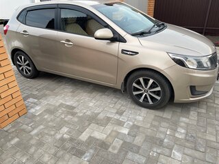 2014 Kia Rio III, бежевый, 830000 рублей, вид 3