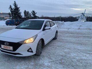 2021 Hyundai Solaris II Рестайлинг, белый, 1950000 рублей, вид 1