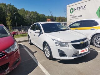 2014 Chevrolet Cruze I Рестайлинг, белый, 900000 рублей, вид 3
