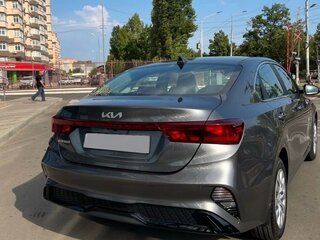 2022 Kia Cerato IV Рестайлинг, серый, 2600000 рублей, вид 3