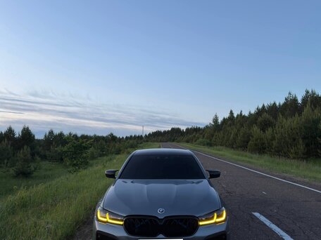 2016 BMW 5 серии 530d xDrive VII (G30/G31/G38), серый, 4599999 рублей, вид 5