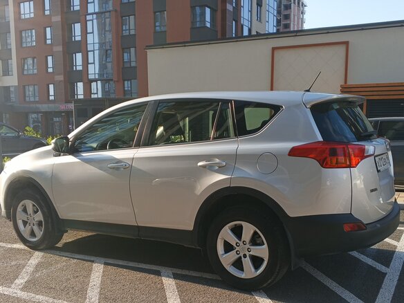 2013 Toyota RAV4 IV (XA40), серебристый, 1948000 рублей - вид 6
