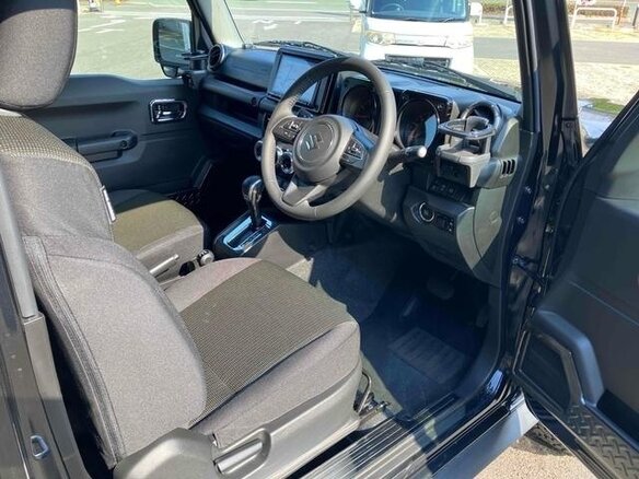2023 Suzuki Jimny Sierra IV, чёрный, 1799777 рублей - вид 16