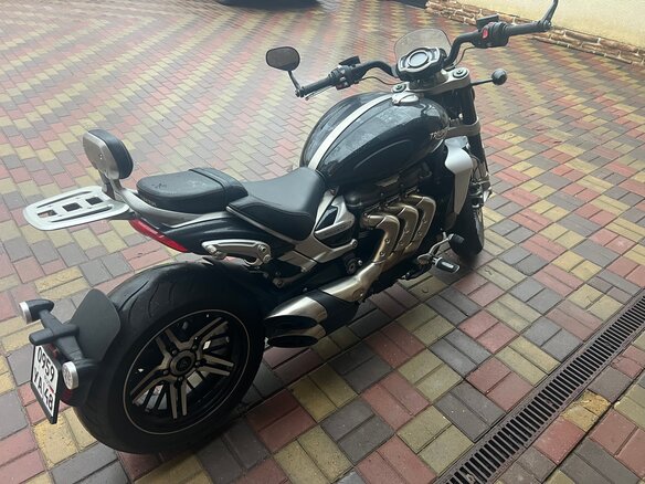 2021 Triumph Rocket III, чёрный, 1999999 рублей - вид 6