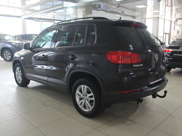 2014 Volkswagen Tiguan I Рестайлинг, чёрный, 1500000 рублей - вид 4
