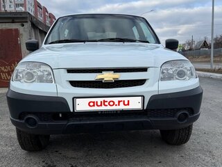 2018 Chevrolet Niva I Рестайлинг, белый, 700000 рублей, вид 2