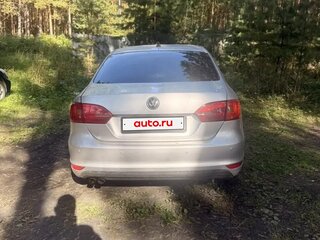 2011 Volkswagen Jetta VI, серебристый, 720000 рублей, вид 3