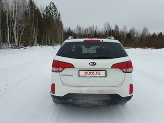 2013 Kia Sorento II Рестайлинг, белый, 1750000 рублей, вид 4