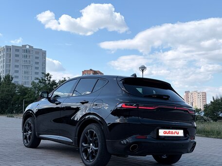 2023 Dodge Hornet, чёрный, 3900000 рублей, вид 3