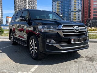 2019 Toyota Land Cruiser 200 Series Рестайлинг 2, чёрный, 9800000 рублей, вид 4
