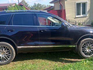 2013 Volkswagen Touareg II, чёрный, 2500000 рублей, вид 3