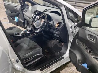 2013 Nissan Leaf (EM57) I (ZE0/AZE0), серый, 790000 рублей, вид 4