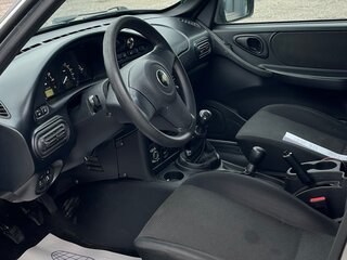 2017 Chevrolet Niva I Рестайлинг, серебристый, 535000 рублей, вид 5