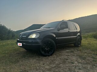 2000 Mercedes-Benz M-Класс 320 I (W163), чёрный, 519000 рублей, вид 3