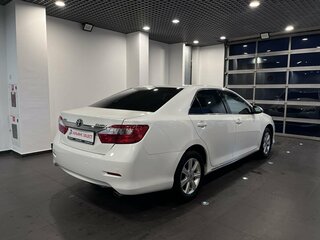 2014 Toyota Camry VII (XV50), белый, 1490000 рублей, вид 3