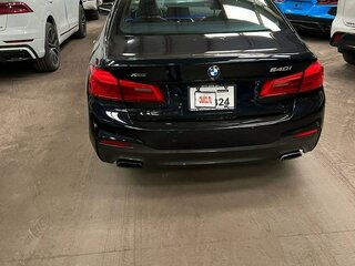 2017 BMW 5 серии 540i xDrive VII (G30/G31/G38), чёрный, 4550000 рублей, вид 3