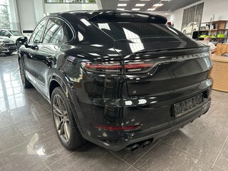 2023 Porsche Cayenne Coupé III, чёрный, 12900000 рублей, вид 3