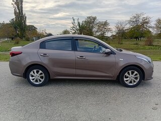 2018 Kia Rio IV, коричневый, 1300000 рублей, вид 2