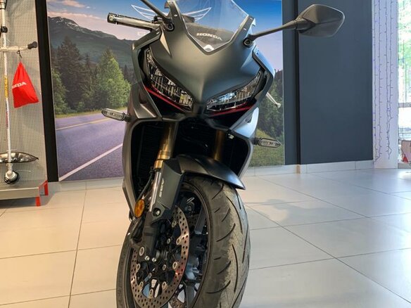 2021 Honda CBR 650R, чёрный - вид 4