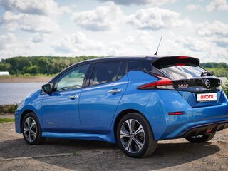 2020 Nissan Leaf II (ZE1), синий, 2800000 рублей, вид 2