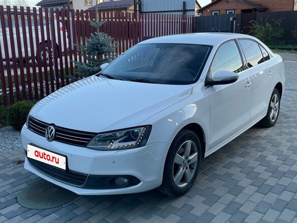 2014 Volkswagen Jetta VI, белый, 980000 рублей